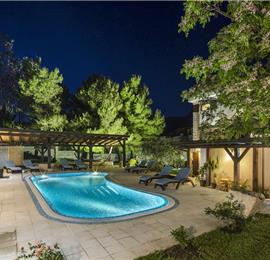 5 bedroom bayside villa with pool near Kotor, sleeps 12